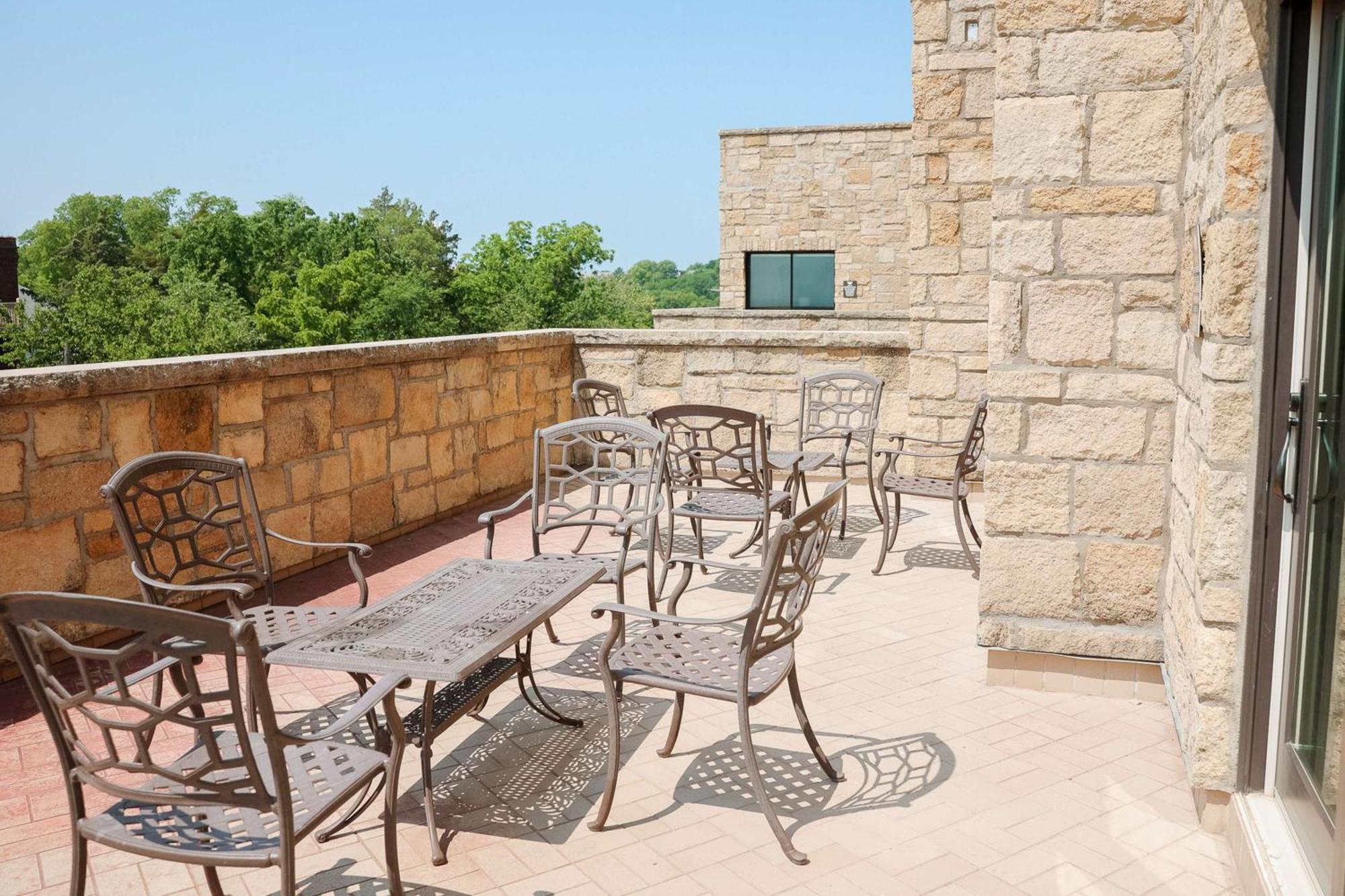 The Oread Lawrence, Tapestry Collection By Hilton
