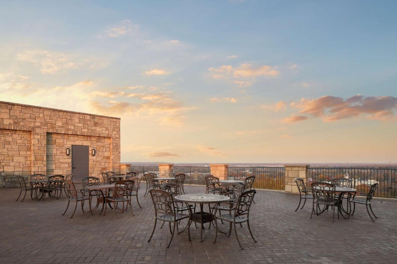 The Oread Lawrence, Tapestry Collection By Hilton 4* Lawrence